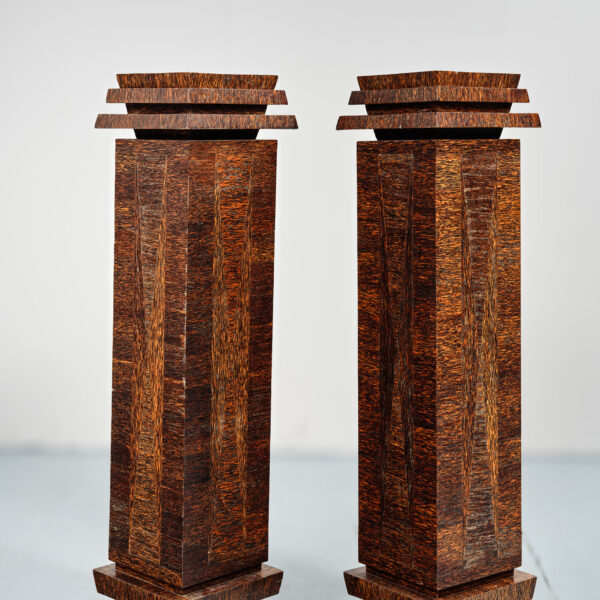Pair of Cubist columns in palm wood and engraved glass, French work, circa 1930, view 2