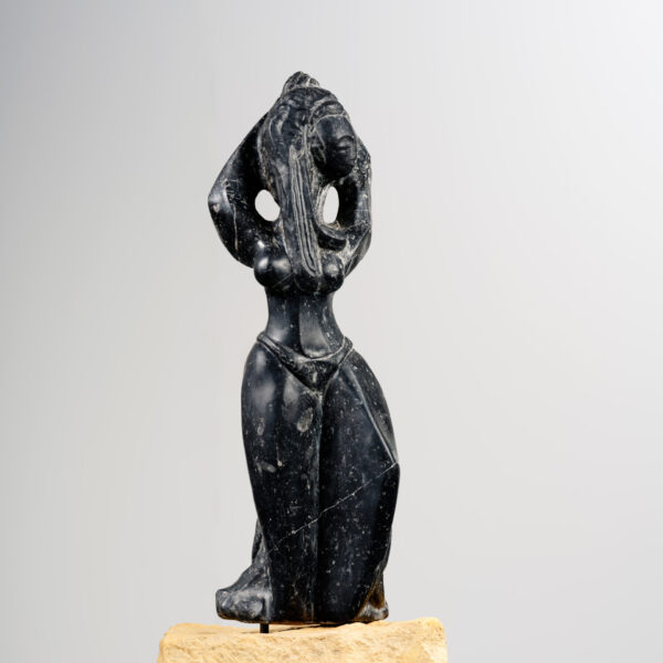« Femme stylisée » en marbre fossile noir, Georges Oudot (1928-2004), vers 1955, vue 2