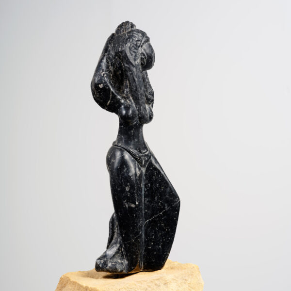 « Femme stylisée » en marbre fossile noir, Georges Oudot (1928-2004), vers 1955, vue 5