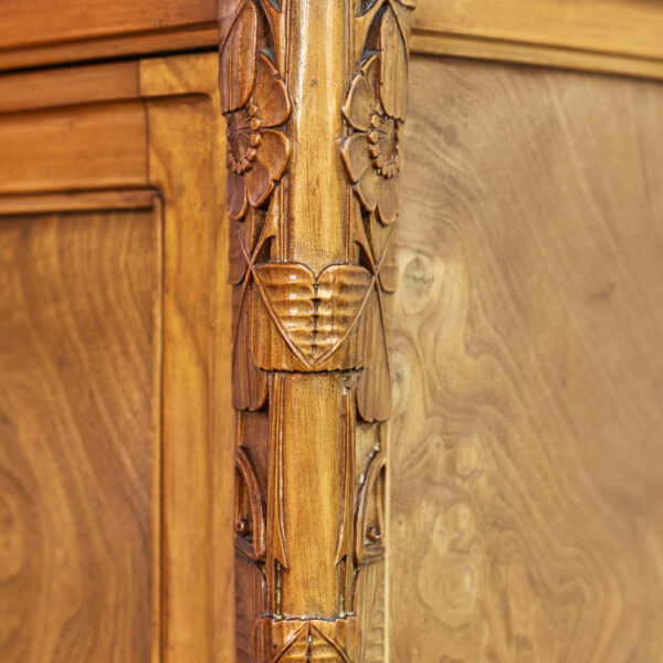 Vitrine en hêtre aux fleurs de cerisier, Léon Jallot (1874-1967), 1910, vue 2