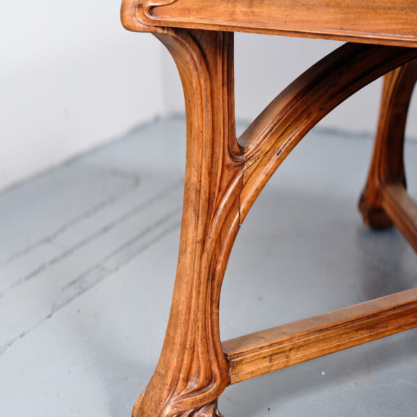 Dining table in carved walnut, Eugène Gaillard (1862-1933), circa 1900, view 5