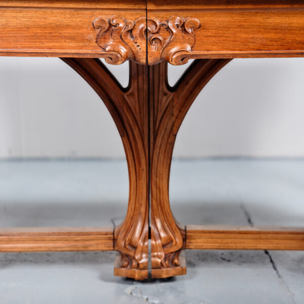 Dining table in carved walnut, Eugène Gaillard (1862-1933), circa 1900, view 4