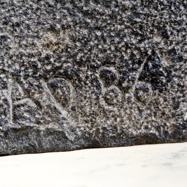 « Gamme chromatique », sculpture en basalte, Antonio Davila (1934-1993), 1986, vue 5