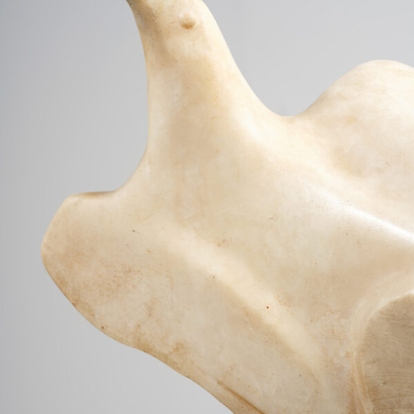 « Femme à l’oiseau » en albâtre, Maurice Lambert (1901-1964), vers 1930, vue 6