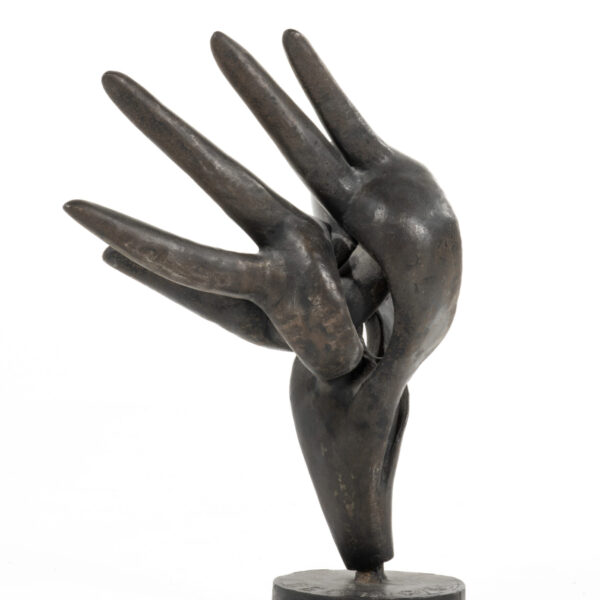 “Main” sculpture in patinated metal, Leonardo Delfino (1928-2022), 1965, view 2