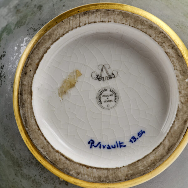 Paire de vases en porcelaine céladon, Sèvres, décor de R. Sivault, vue 5