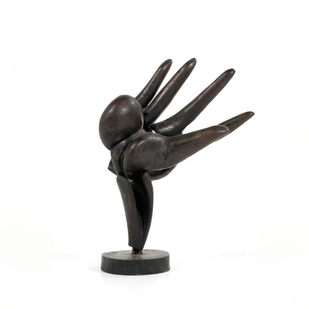 “Main” sculpture in patinated metal, Leonardo Delfino (1928-2022), 1965