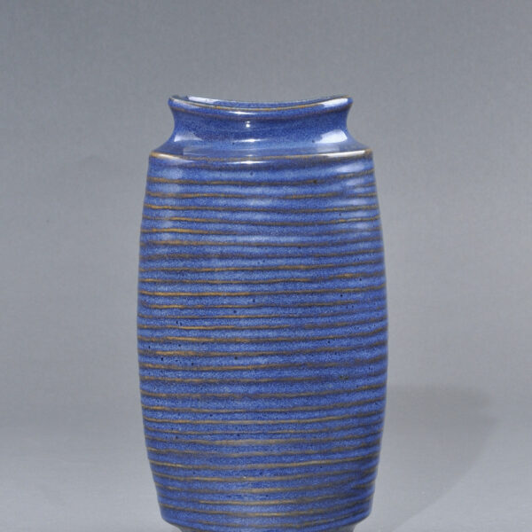 Suite de quatre vases en céramique bleue et crème, Pierre Fouquet (1909-2002), vers 1945, vue 13