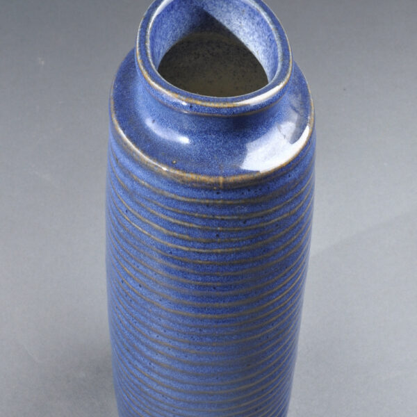 Suite de quatre vases en céramique bleue et crème, Pierre Fouquet (1909-2002), vers 1945, vue 12
