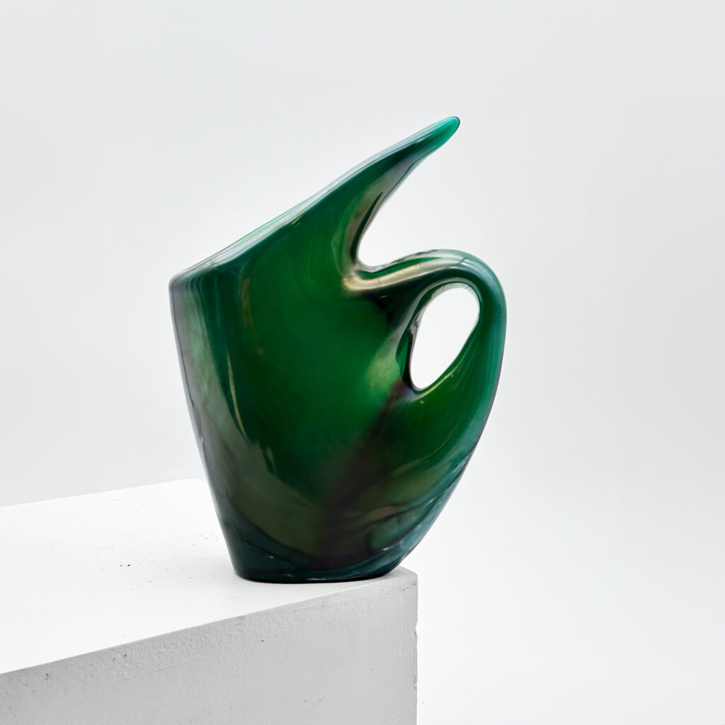 “Anse Volante” vase in iridescent glass, Giorgio Ferro (b. 1931) for A.V.E.M., circa 1950