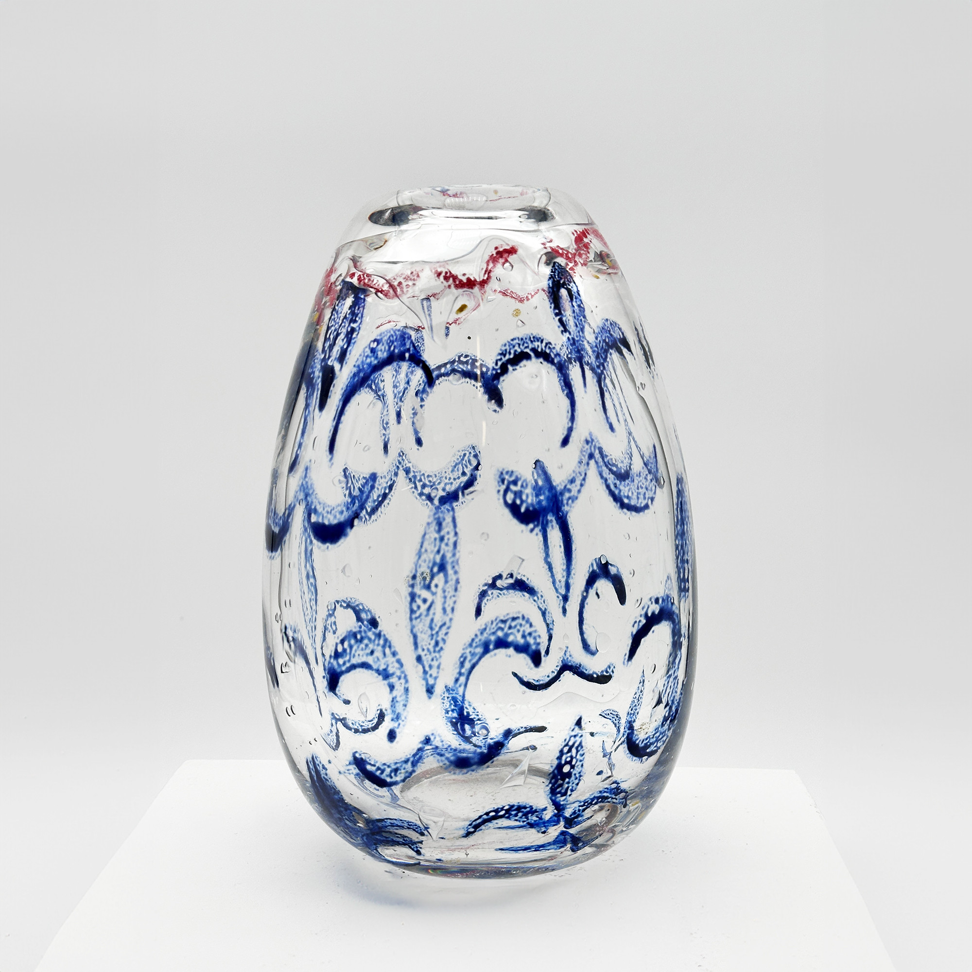 Vase Leerdam Unica cristal épais incolore air piégé décor fleurs de lys ca. 1949