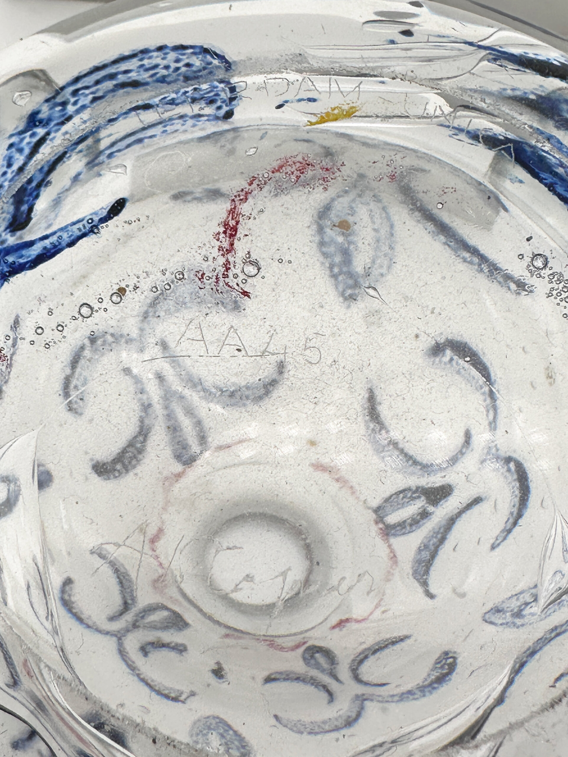 Vase Leerdam Unica cristal épais incolore air piégé décor fleurs de lys ca. 1949