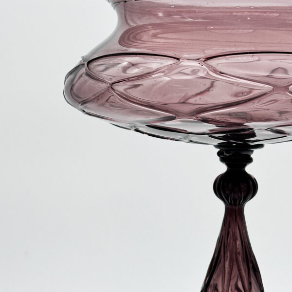 Vase sur pied en verre améthyste à applications, Vittorio Zecchin (1878-1947) pour MVM Cappellin, vers 1925, vue 3