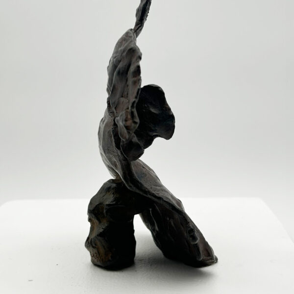 Personnage assis en bronze, Josette Rispal (née en 1946), fonte Susse, vue 6