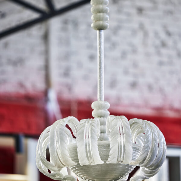 Floral pendant light in lattimo and pulegoso glass, Tomaso Buzzi (1900-1981) for Venini, circa 1935, view 2