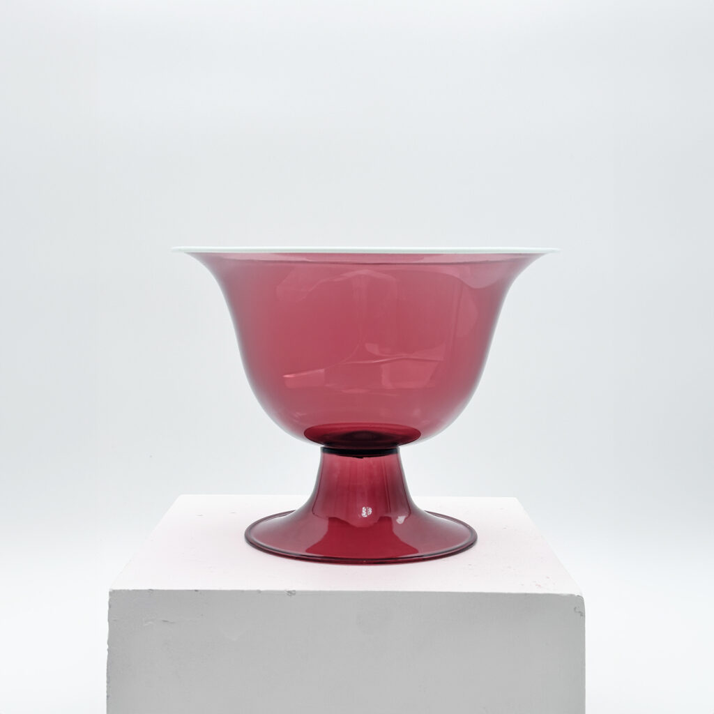 Amethyst glass vase on flared foot, Vittorio Zecchin (1878-1947) for MVM Cappellin, circa 1925