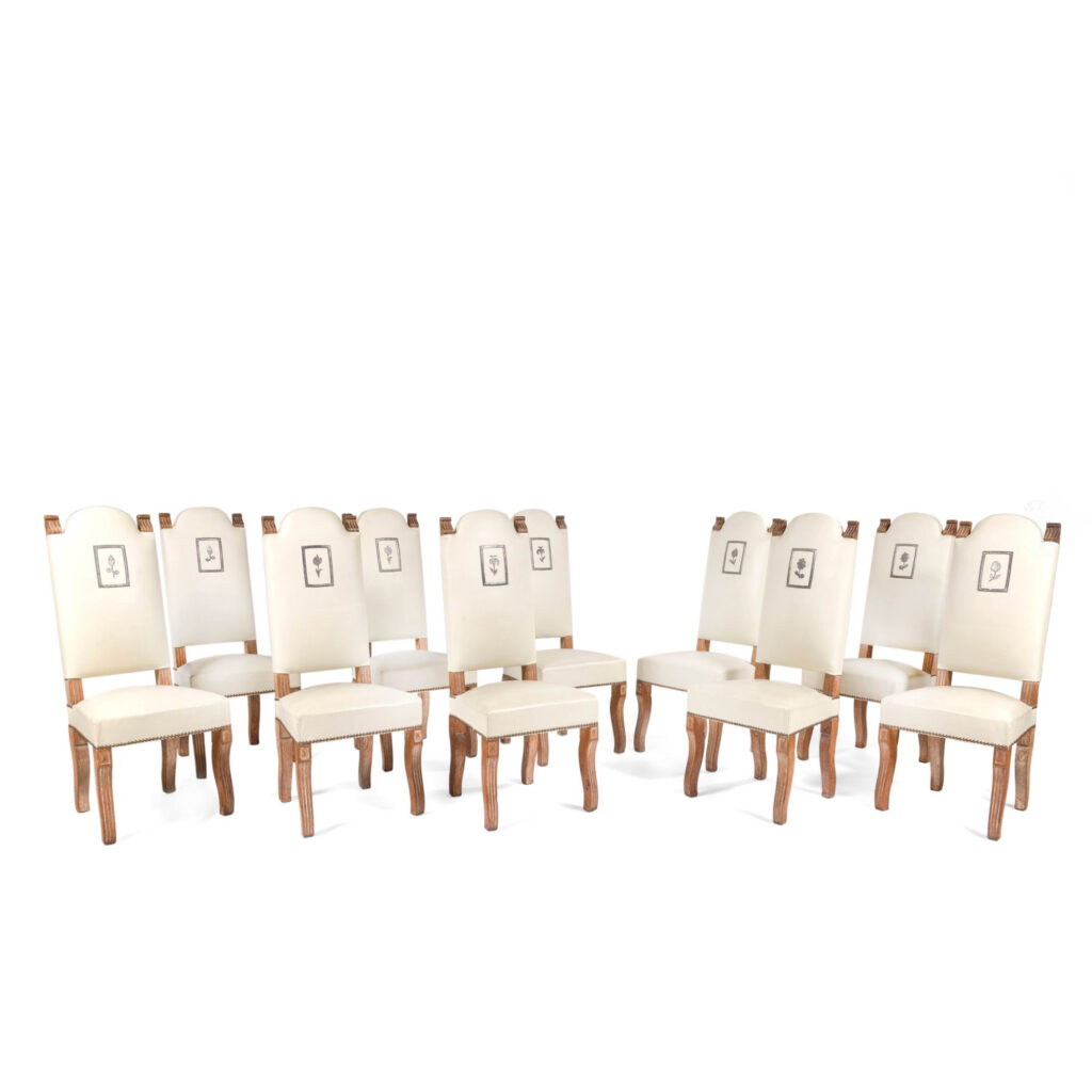 Suite de dix chaises à haut dossier en chêne cérusé, Félix Davin (1902-1976), vers 1940