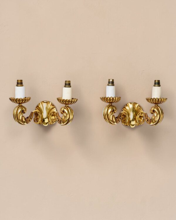 Paire d’appliques en bronze doré, vers 1950