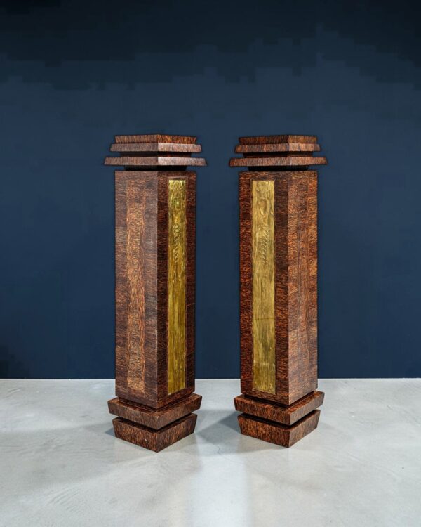 Paire de colonnes cubistes en palmier et verre gravé, travail français, vers 1930