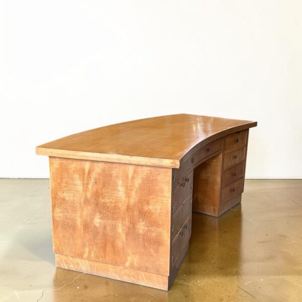 Bureau aux lignes courbes en placage de bois clair, Jacques Adnet (1900-1984), vers 1940, vue 3