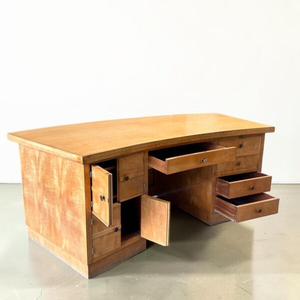 Bureau aux lignes courbes en placage de bois clair, Jacques Adnet (1900-1984), vers 1940, vue 4