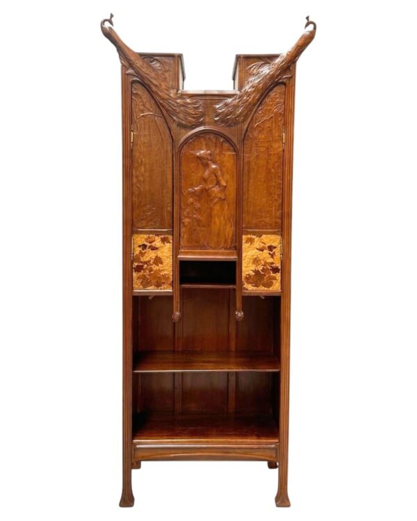Cabinet sculpté en noyer, Henry Parayre (1879-1970), 1903