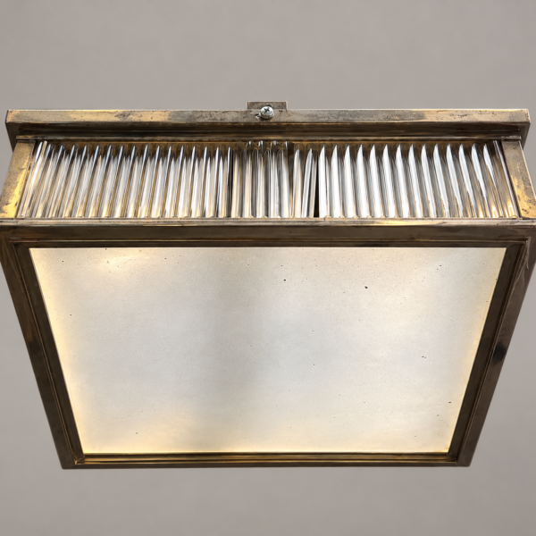 Plafonnier moderniste en métal nickelé et verre moulé, attribué aux Ateliers Petitot, vers 1930, vue 2