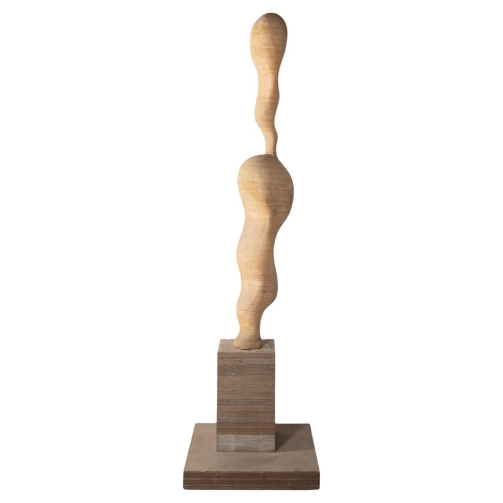 Sculpture abstraite en disques de bois empilés sur base en bois, Michel Bérard (1933-2020), vers 1970
